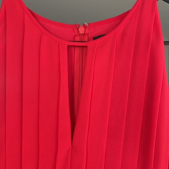 J Crew Pleated Mid Length Zip Up Dress w Keyhole Detail sz 4 Red - Picture 6 of 7